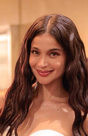 Anne Curtis
