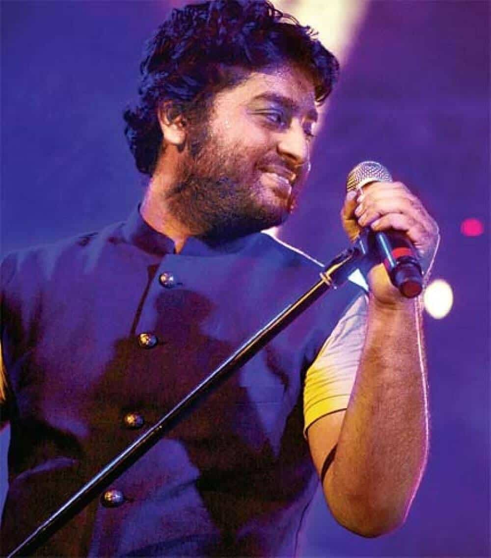 Arijit Singh : Net Worth, Height, Weight, Age, Affairs, Wiki, Facts and Figures 3 Arijit Singh - Selfie