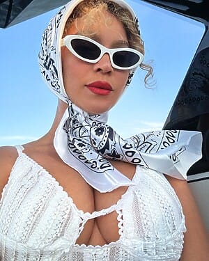 Beyoncé Selfie