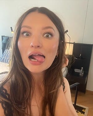 Emily Browning Selfie