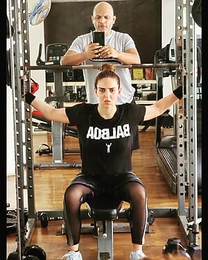 Esha Deol Physical Appearance