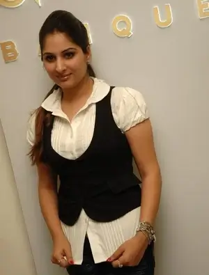 Gowri Munjal Physical Appearance (1)