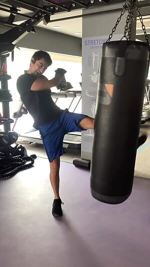 Harshad Arora Physical Appearance
