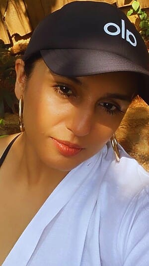 Huma Qureshi Selfie