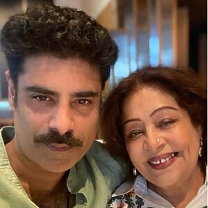 Kirron Kher Selfie