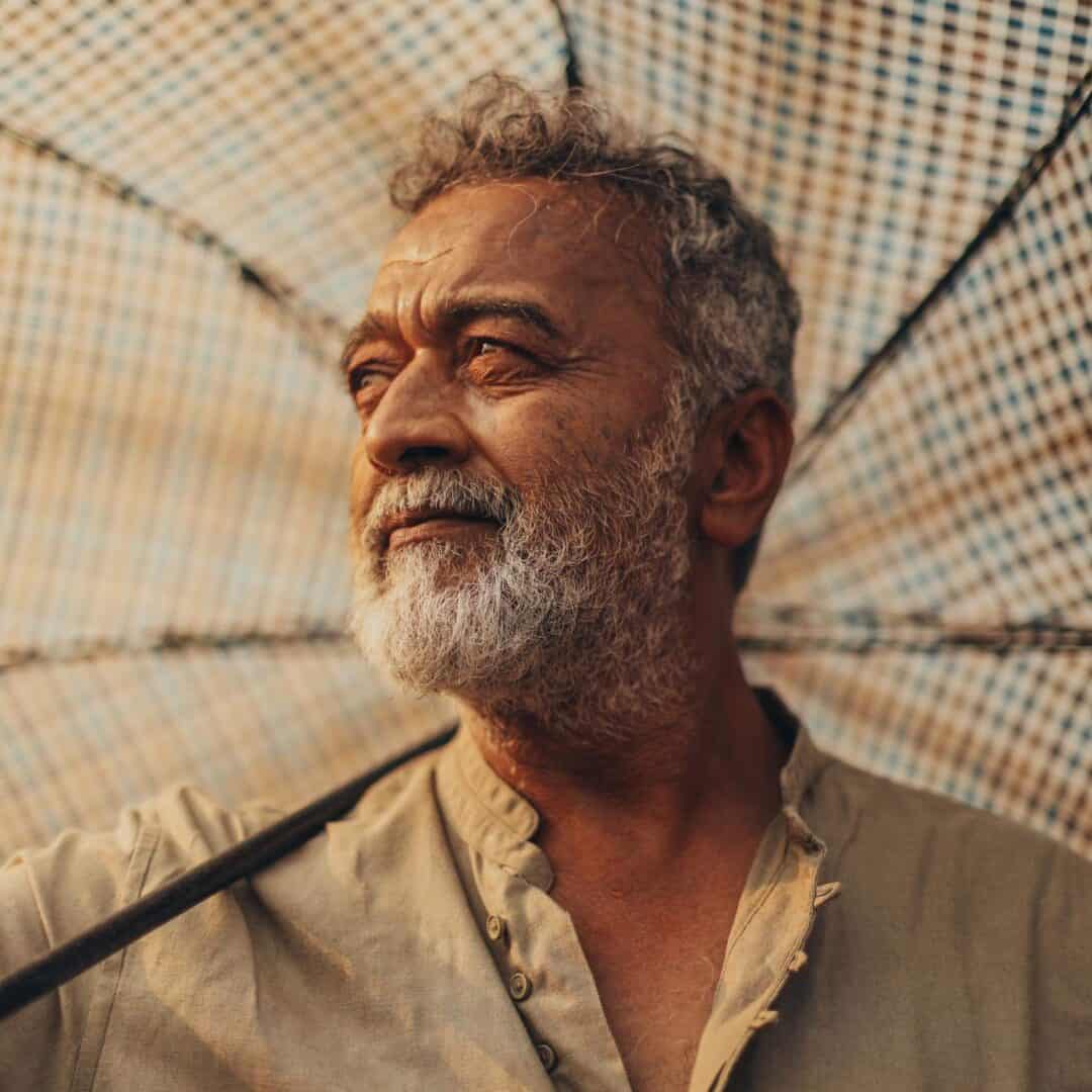 Lucky Ali : Net Worth, Height, Weight, Age, Affairs, Wiki, Facts and Figures 3 Lucky Ali - Selfie