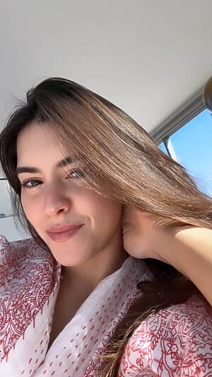Paulina Vega Selfie