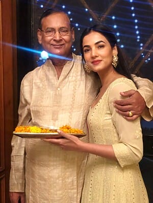 Sonal Chauhan Early Life And Upbringing