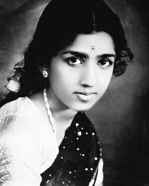 Sunidhi Chauhan Early Life And Upbringing