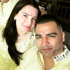 Urvashi Sharma Family And Relationships