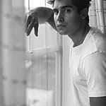 Henry Zaga