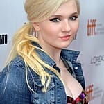 abigail-breslin-bra