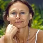 angela-pleasence-height