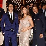 aryan-khan-with-family