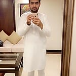 babar-azam-pakistani-cricketer-iphone-mirror-selfie