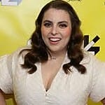 beanie-feldstein-hair