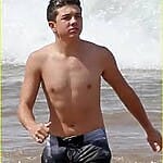 bradley-steven-perry-height
