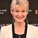 dee-wallace-height