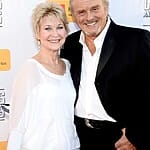 dee-wallace-husband