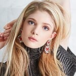 Elena Kampouris