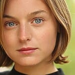 emma-corrin-bio