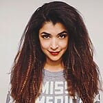 hannah-simone-featured