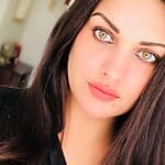 himanshi-khurana-body