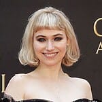 imogen-poots-size