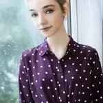 julia-sarah-stone-face
