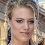 Larissa Marolt