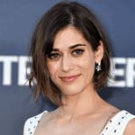 lizzy-caplan-face