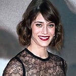 lizzy-caplan-face