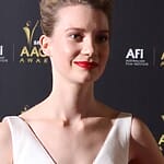 mia-wasikowska-eye