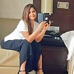 neetu-chandra-tab