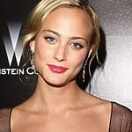 Nora Arnezeder
