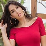 nora-fatehi-eyes