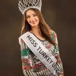 pinar-tartan-actress