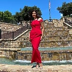 pooja-batra-red