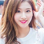 sana-minatozaki-1