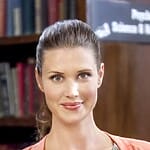 sarah-lancaster-height