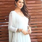 sonam-bajwa-measurements