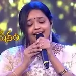 sri-vardhini-singing