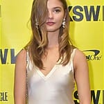 stefanie-scott-sister