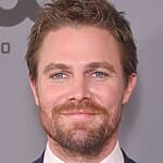 stephen-amell-bio