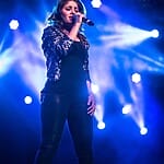 sunidhi-chauhan-performance