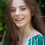 thomasin-mckenzie-heufg