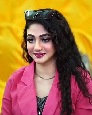 Achol Akhe Debut Film