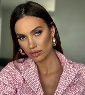 Alina Puscau Selfie
