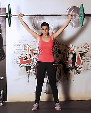 Mannara Chopra Physical Appearance