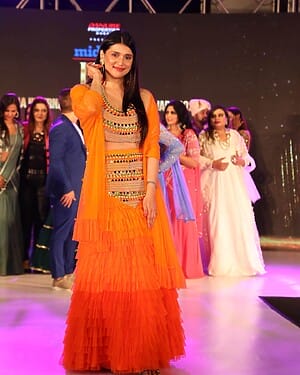 Mannara Chopra Rsie To Stardom